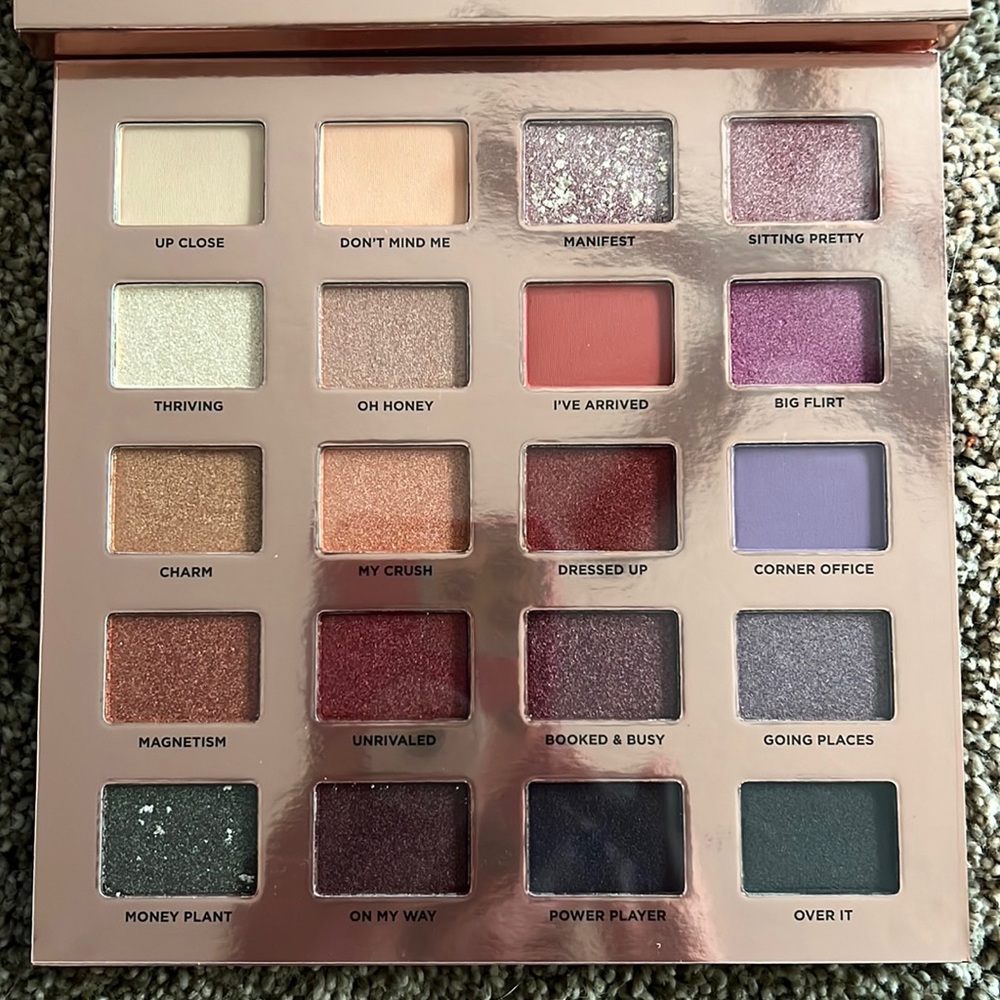 Iconic London eyeshadow palette